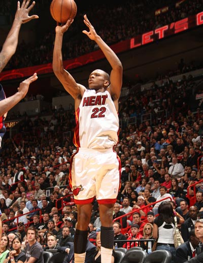 一个击地传 一个击地传