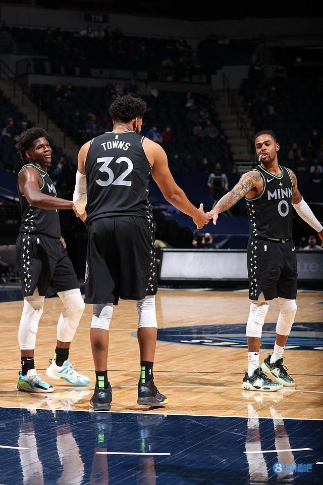 与此同时 与此同时